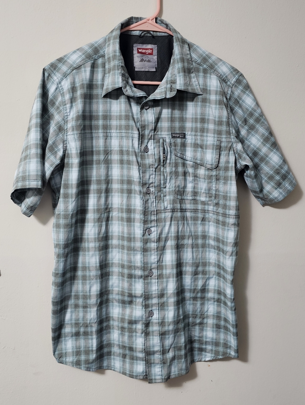 Wrangler Outdoors Men's Short Sleeve Vented Button-up Shirt